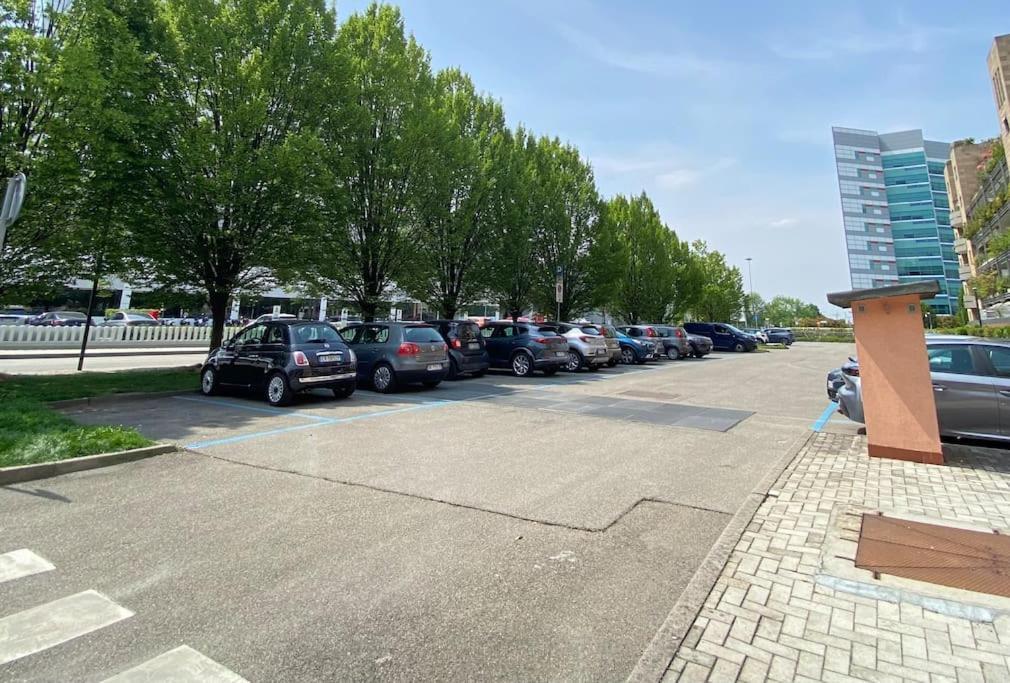 Incantevole - 15 Minuti Da Duomo + Wifi, Parking San Donato Milanese Eksteriør bilde